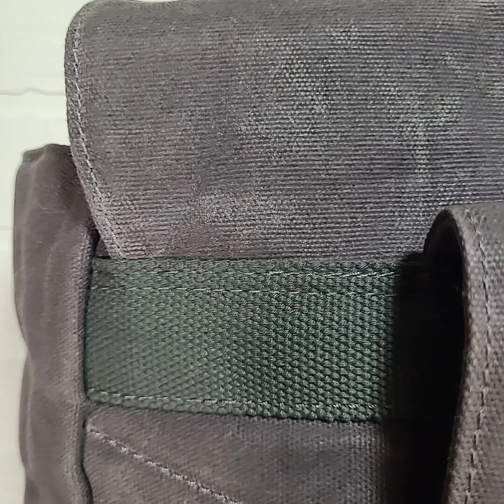 Dungeons & Dragons‎ / Magic The Gather Gray /Brown Leather Waxed Canvas Backpack